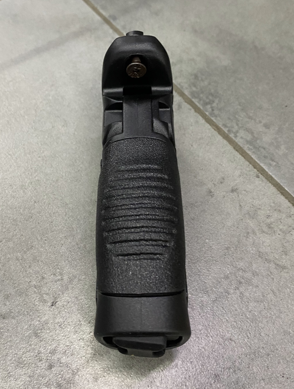 Рукоятка переноса огня передняя DLG TACTICAL (DLG-047), цвет Черный, складная, установка на M-LOK. — изображение 5